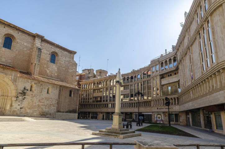 Albacete 14 - plaza Virgen de Los Llanos.jpg